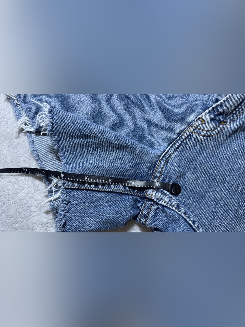Levi’s Classic High-Waist Blue Denim Shorts - Picture 8 of 11